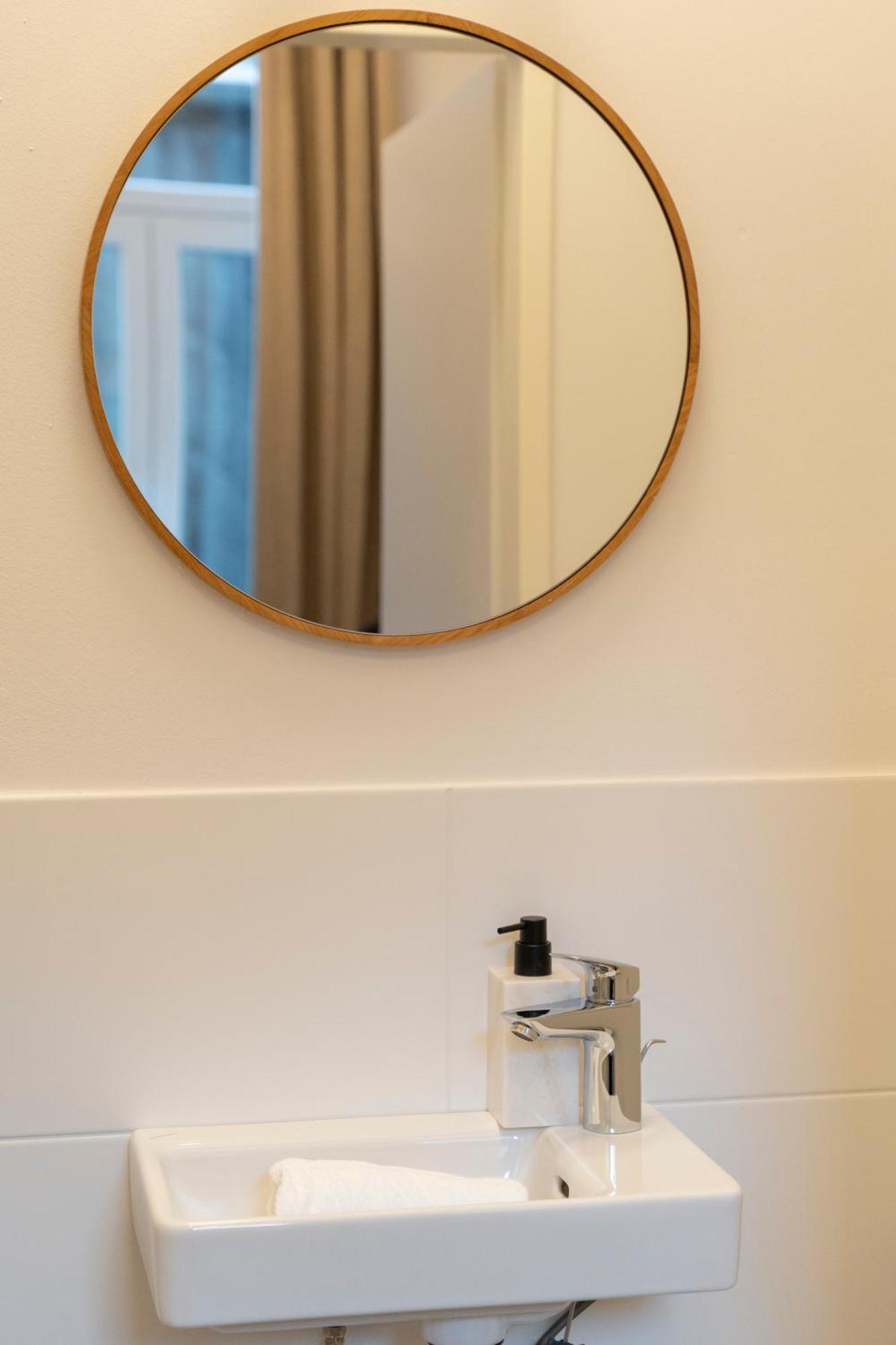 Josef'S Home I Urban Living I Premium Apartment 01 Wenen Buitenkant foto